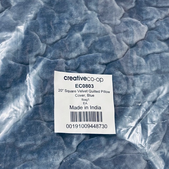 Creative Co-Op 20" 2 Square Romantic Quilted Stitch Velvet Pillow Covers BLUE - Picture 1 of 11